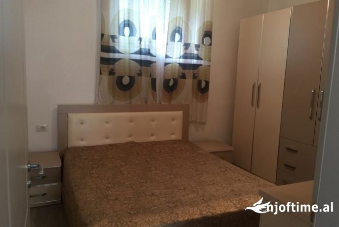 Shtepi me qera Apartament ne Tirane, 1+1, Mobilimi E mobiluar, Pagesa 300  Euro.