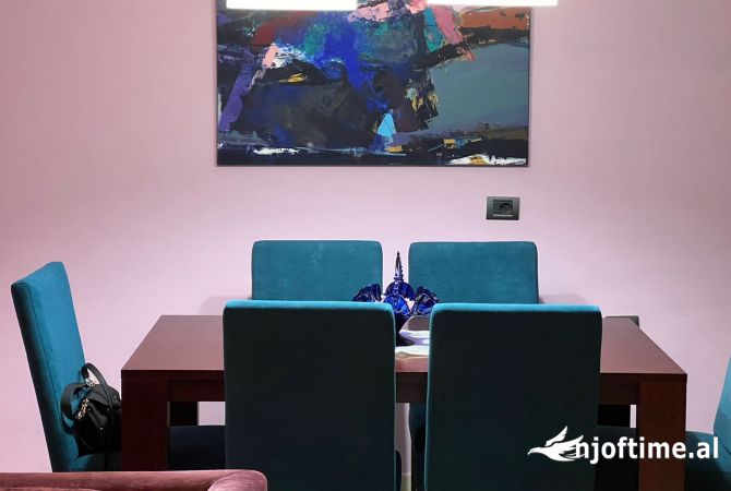 Shtepi me qera Apartament ne Tirane, 3+1, Mobilimi E mobiluar, Pagesa 1,500  Euro.