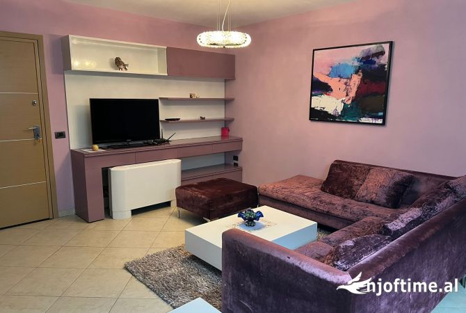 Shtepi me qera 3+1 ne Tirane - 1,500 Euro