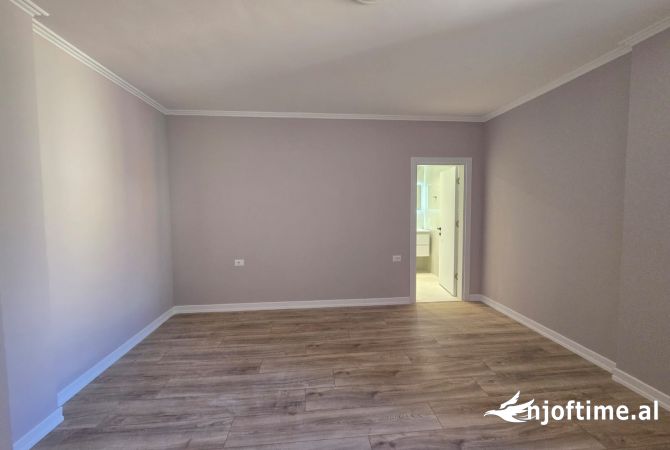 Shtepi me qera 2+1 ne Tirane - 900 Euro