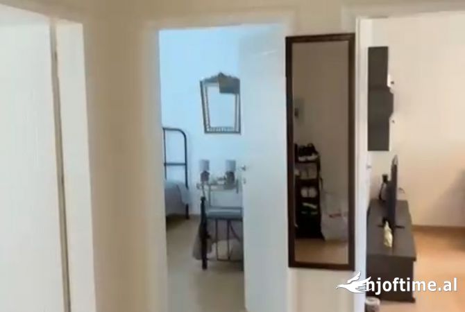 Shtepi me qera Apartament ne Tirane, 2+1, Mobilimi E mobiluar, Pagesa 650  Euro.