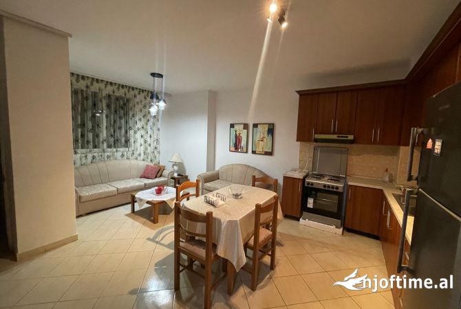 Shtepi me qera 1+1 ne Tirane - 40,000 Leke
