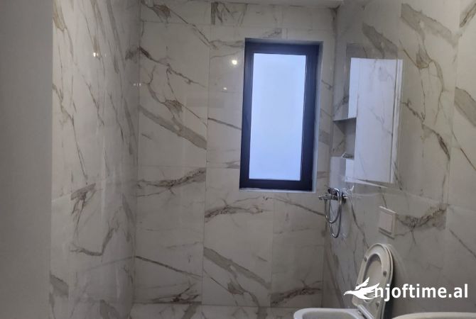 Shtepi me qera 2+1 ne Tirane - 750 Euro