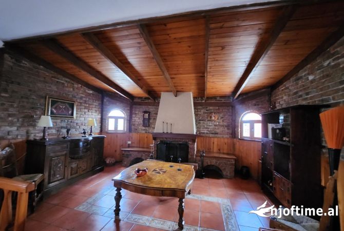 Shtepi me qera 3+1 ne Tirane - 1,300 Euro