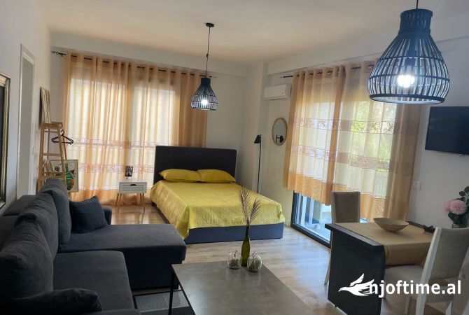 Shtepi me qera Garsoniere ne Tirane - 400 Euro
