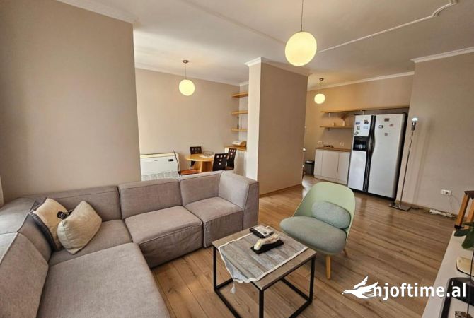 Apartament 2+1 me qira "Rr.Kosovareve"