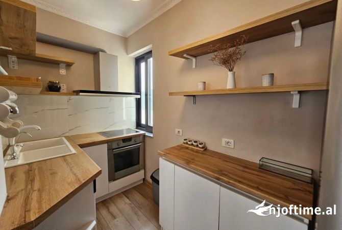Shtepi me qera Apartament ne Tirane, 2+1, Mobilimi E mobiluar, Pagesa 1,350  Euro.
