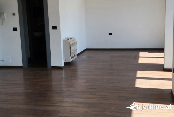 Ambient biznesi me qera 3+1 ne Tirane - 1,200 Euro