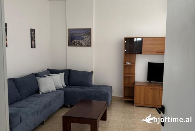 Shtepi me qera Apartament ne Tirane, 1+1, Mobilimi E mobiluar, Pagesa 450  Euro.