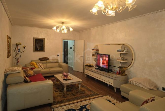 Shtepi ne shitje 2+1 ne - 165,000 Euro