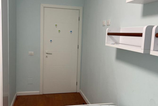 Shtepi ne shitje Apartament ne Tirane, 2+1, Mobilimi Bosh, pa mobiluar, Pagesa 158,400  Euro.