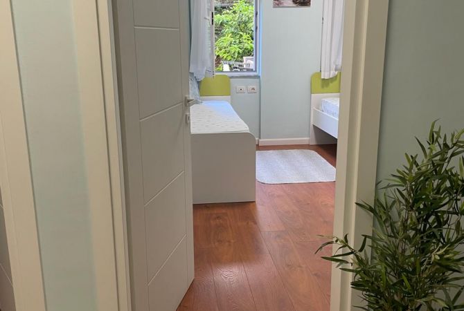 Shtepi ne shitje Apartament ne Tirane, 2+1, Mobilimi Bosh, pa mobiluar, Pagesa 158,400  Euro.