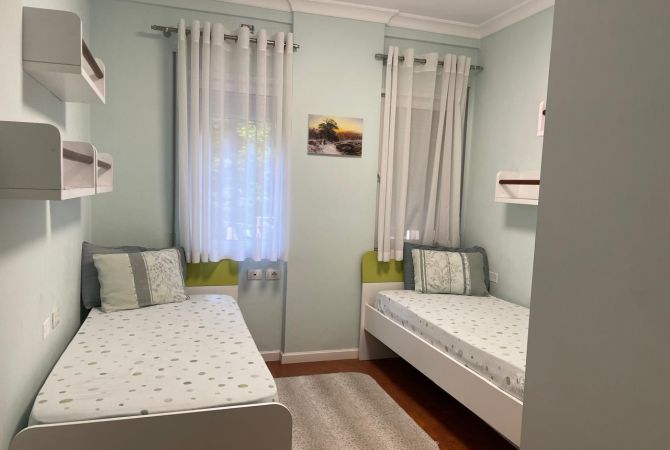 Shtepi ne shitje Apartament ne Tirane, 2+1, Mobilimi Bosh, pa mobiluar, Pagesa 158,400  Euro.