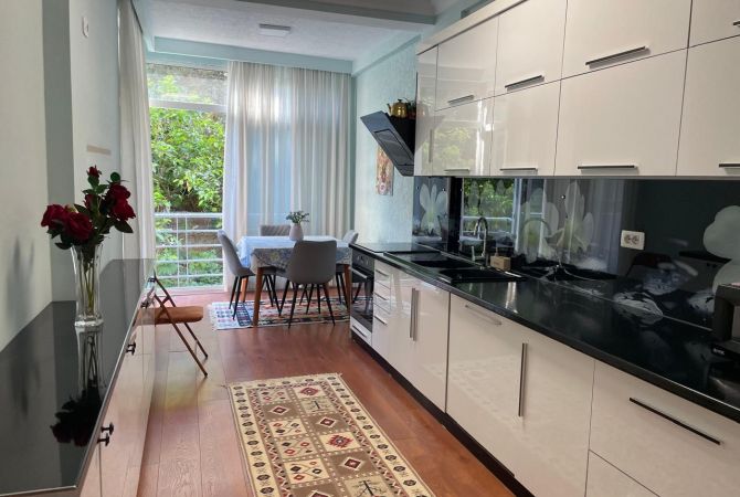 Shtepi ne shitje Apartament ne Tirane, 2+1, Mobilimi Bosh, pa mobiluar, Pagesa 158,400  Euro.