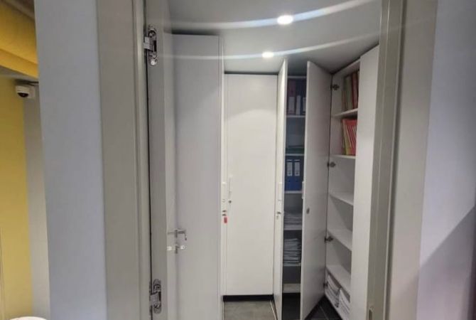 Ambient biznesi me qera 3+1 ne Tirane - 1,200 Euro