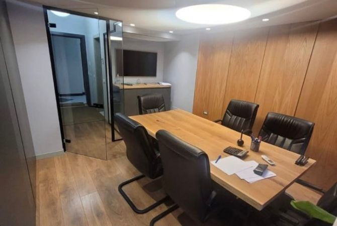 Ambient biznesi me qera 3+1 ne Tirane - 1,200 Euro