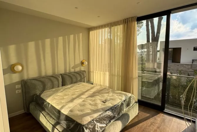 Shtepi ne shitje Vila Luksoze ne Durres, 3+1, Mobilimi E mobiluar, Pagesa 790,000  Euro.