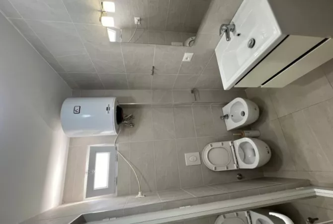 Shtepi me qera 1+1 ne Tirane - 40,000 Leke