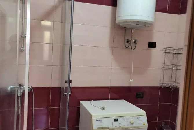 Shtepi me qera 1+1 ne Tirane - 35,000 Leke