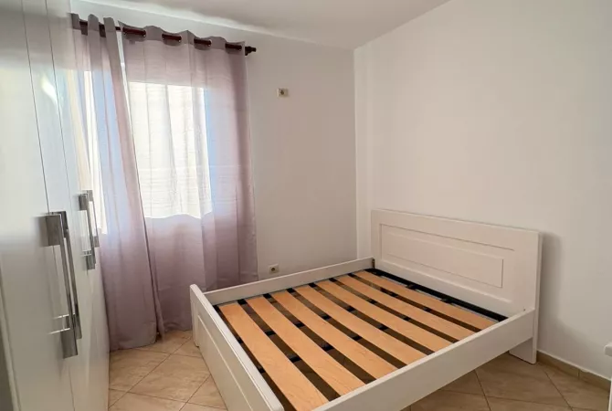 Shtepi me qera 2+1 ne Tirane - 550 Euro