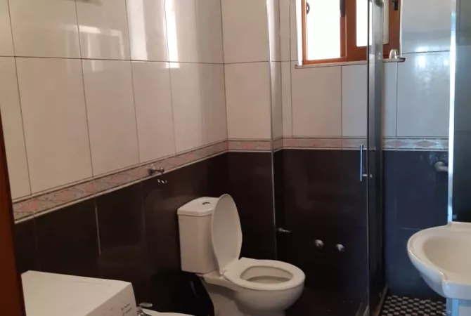 Shtepi me qera 2+1 ne Tirane - 400 Euro