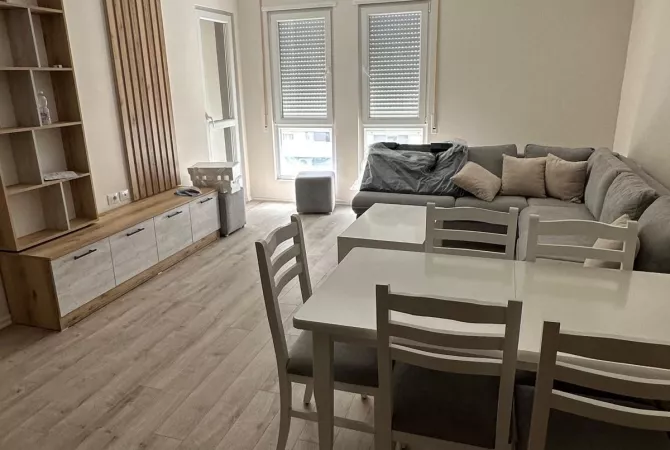 Shtepi me qera Apartament ne Tirane, 2+1, Mobilimi E mobiluar, Pagesa 600  Euro.