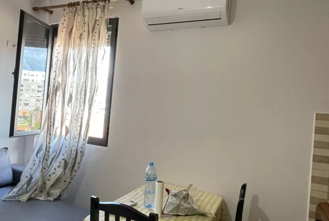 Shtepi me qera Shtepi Private ne Tirane, Garsoniere, Mobilimi E mobiluar, Pagesa 350  Euro.