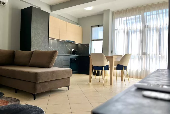 Shtepi me qera 2+1 ne Tirane - 600 Euro
