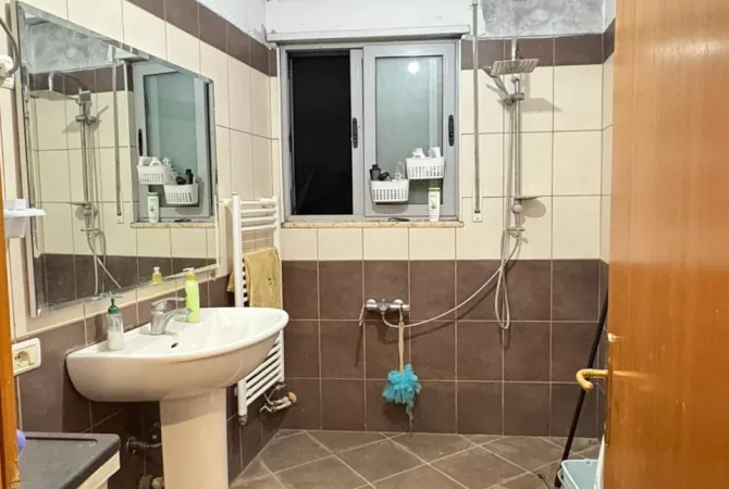 Shtepi me qera 2+1 ne Tirane - 550 Euro