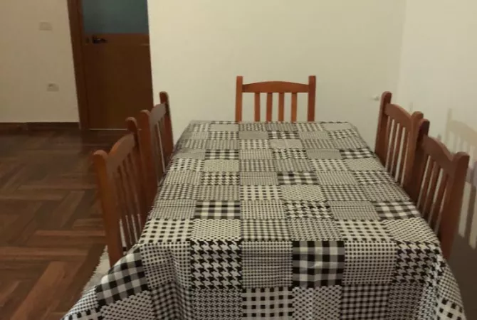 Shtepi me qera Shtepi Private ne Tirane, 2+1, Mobilimi E mobiluar, Pagesa 500  Euro.