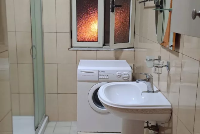 Shtepi me qera 1+1 ne Tirane - 450 Euro