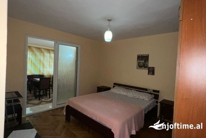 Shtepi me qera 1+1 ne Tirane - 30,000 Leke