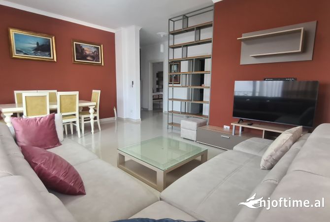 Shtepi me qera 2+1 ne Tirane - 700 Euro