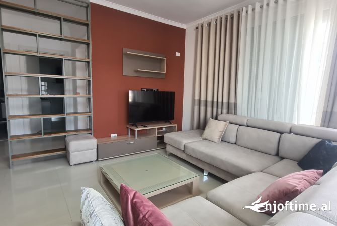 Shtepi me qera 2+1 ne Tirane - 700 Euro