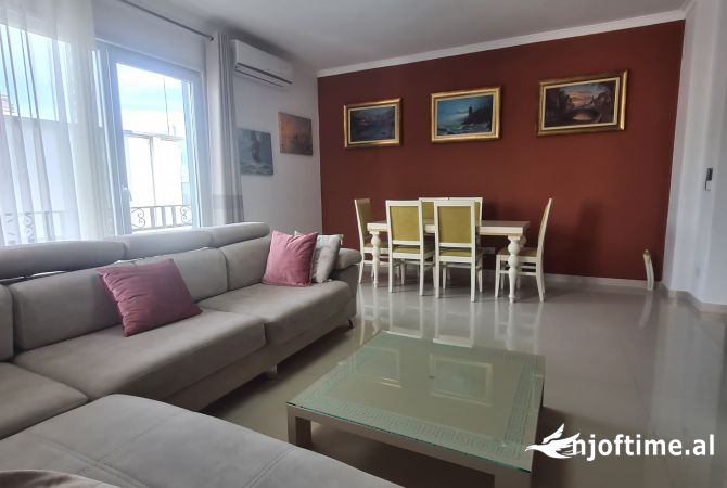 Shtepi me qera 2+1 ne Tirane - 700 Euro