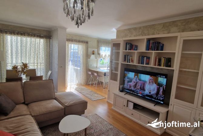 Shtepi me qera 2+1 ne Tirane - 800 Euro