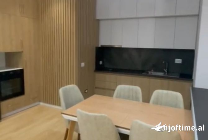 Shtepi me qera 2+1 ne Tirane - 800 Euro