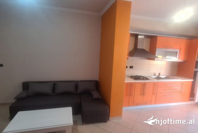 Shtepi me qera 1+1 ne Tirane - 420 Euro