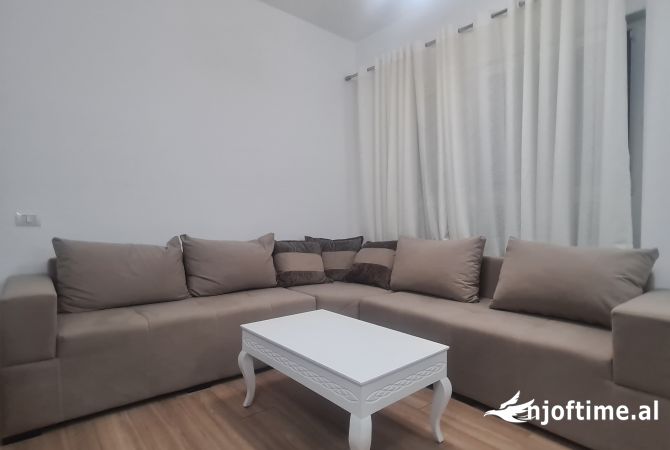 Shtepi me qera 1+1 ne Tirane - 450 Euro