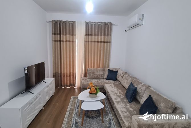 Shtepi me qera 2+1 ne Tirane - 450 Euro