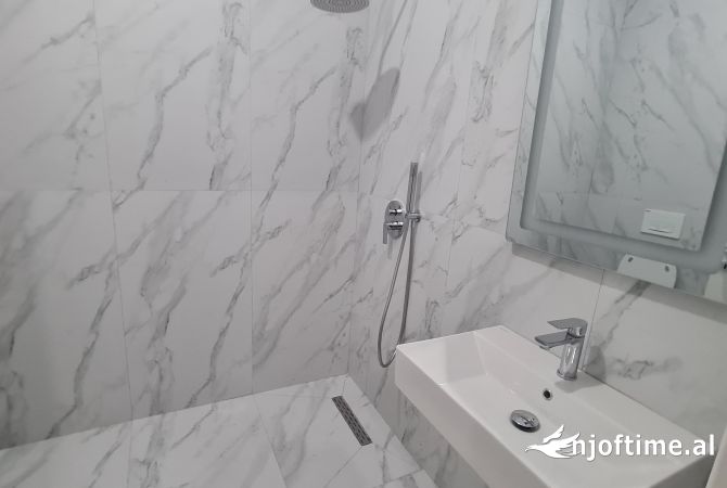 Shtepi me qera Apartament ne Tirane, 2+1, Mobilimi E mobiluar, Pagesa 450  Euro.