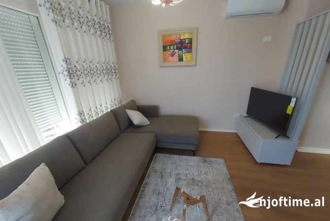 Shtepi me qera Apartament ne Tirane, 2+1, Mobilimi E mobiluar, Pagesa 600  Euro.