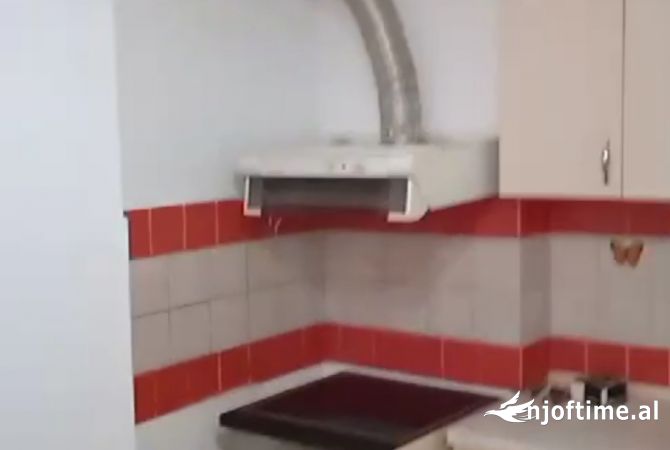 Shtepi me qera 1+1 ne Tirane - 35,000 Leke