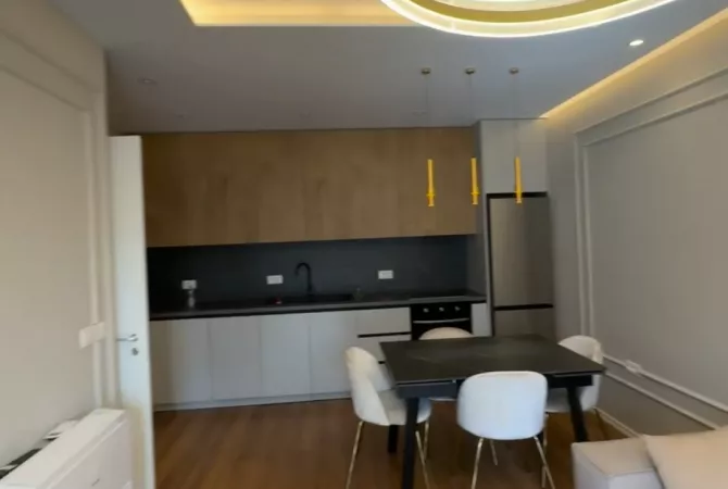 Shtepi me qera 2+1 ne Tirane - 1,000 Euro