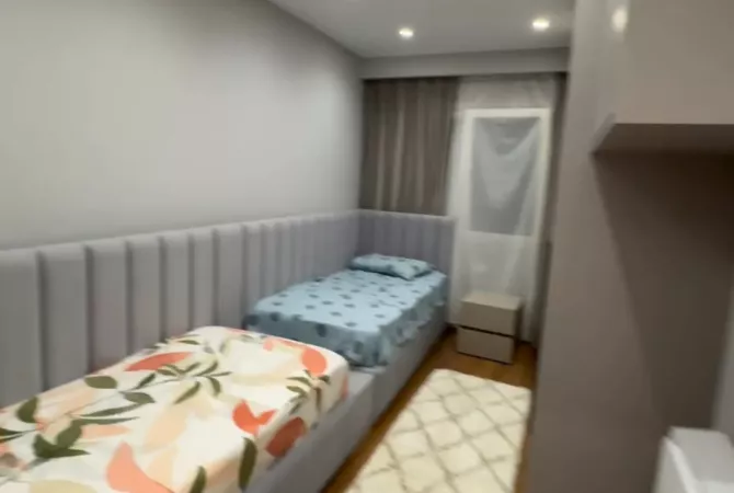 Shtepi me qera 2+1 ne Tirane - 1,000 Euro