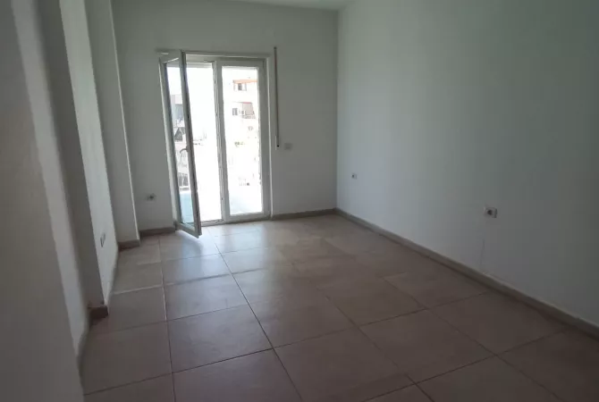 Shtepi me qera 2+1 ne Tirane - 600 Euro