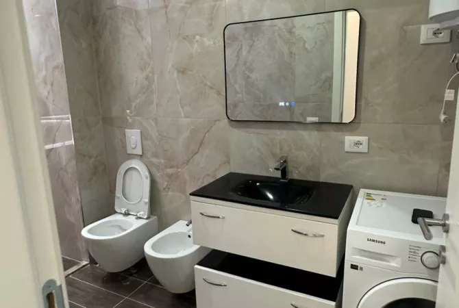 Shtepi me qera Apartament ne Tirane, 2+1, Mobilimi E mobiluar, Pagesa 700  Euro.