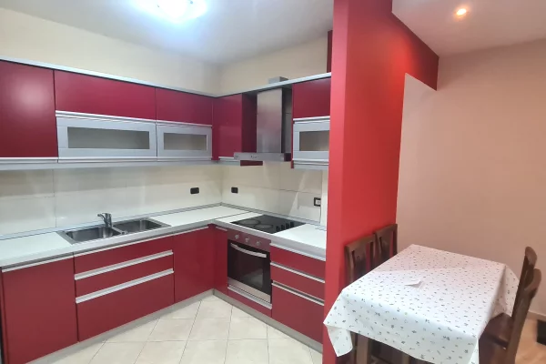 Shtepi me qera 2+1 ne Tirane - 550 Euro