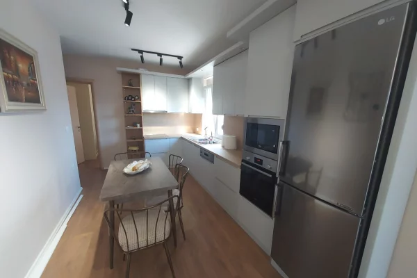 Shtepi me qera 2+1 ne Tirane - 550 Euro