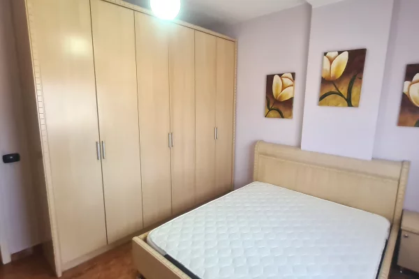 Shtepi me qera 2+1 ne Tirane - 500 Euro